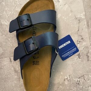 NWT Birkenstock Arizona Sandal Left only - 39